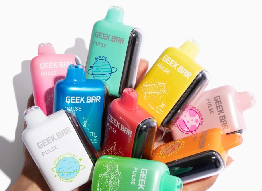 Geek Bar Pulse 15000 Puffs Vape - Geminiブドウ レモン：日本市場で進化する革新的デュアルフレーバーデバイス